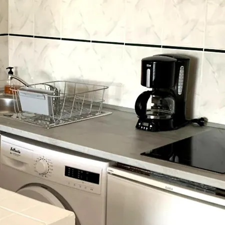 40m Ac With Balcony & Parking * Sanary-sur-Mer