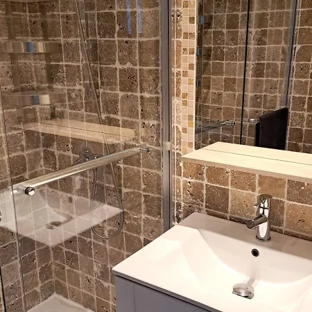 40m Ac With Balcony & Parking Sanary-sur-Mer