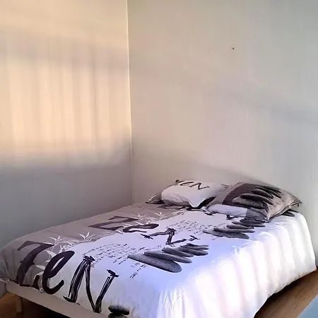 Apartmán 40m Ac With Balcony & Parking *